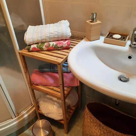 Confortevole Bilocale A Pochi Chilometri Dal Mare Con Ampia Terrazza Privata E Vista Sulla Campagna Toscana