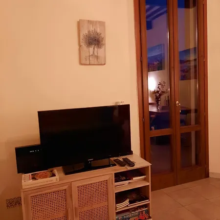 Confortevole Bilocale A Pochi Chilometri Dal Mare Con Ampia Terrazza Privata E Vista Sulla Campagna Toscana Apartment