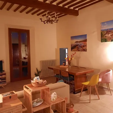 Apartment Confortevole Bilocale A Pochi Chilometri Dal Mare Con Ampia Terrazza Privata E Vista Sulla Campagna Toscana